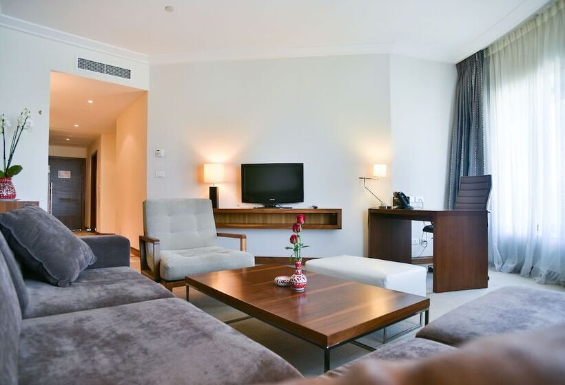 سوییت جونیور, Millennium Palestine Ramallah