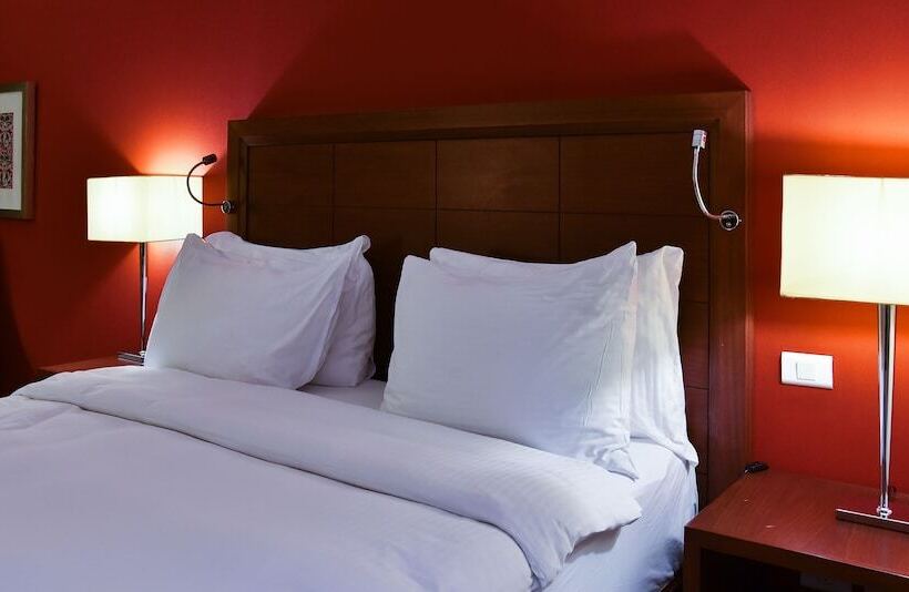 اتاق پرمیوم, Millennium Palestine Ramallah