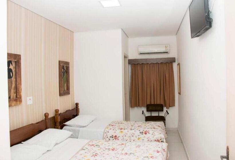 标准三人间, Morada Do Mar