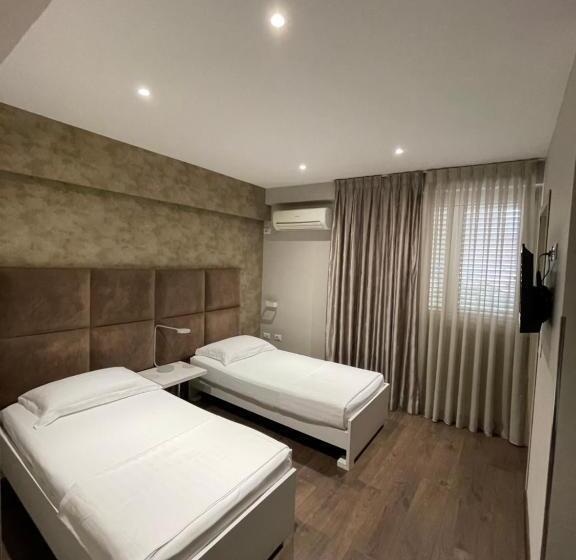 Cameră Standard, Oresti Center