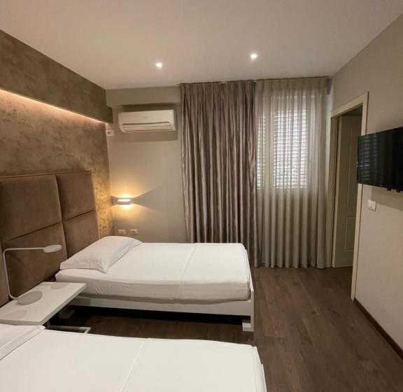 Cameră Standard, Oresti Center