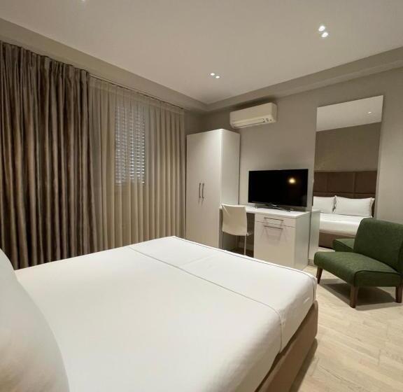 Cameră Deluxe, Oresti Center