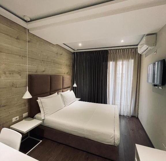 Cameră Deluxe, Oresti Center