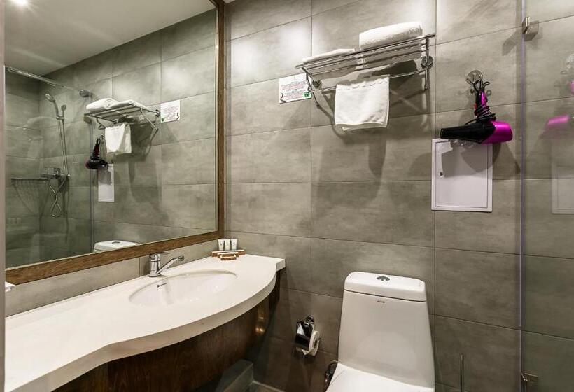 سوییت, Renion Hills