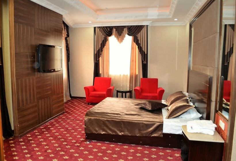 سوییت, Renion Hills