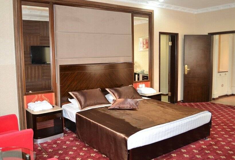 سوییت, Renion Hills