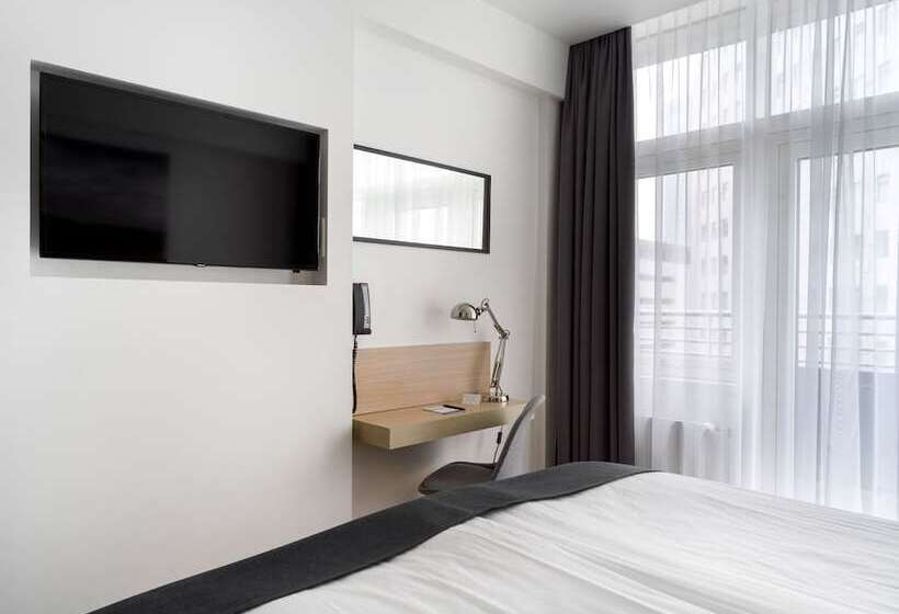 اتاق استاندارد با بالکن, Storm Hotel By Keahotels