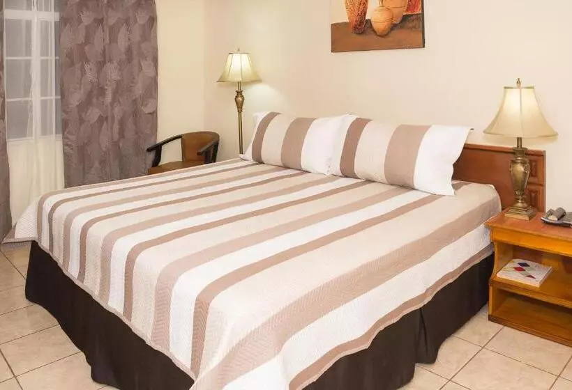 استودیوی لوکس, Tropico Inn