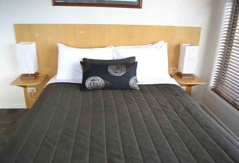 Premium Suite Sea View, Loch Ard Motor Inn