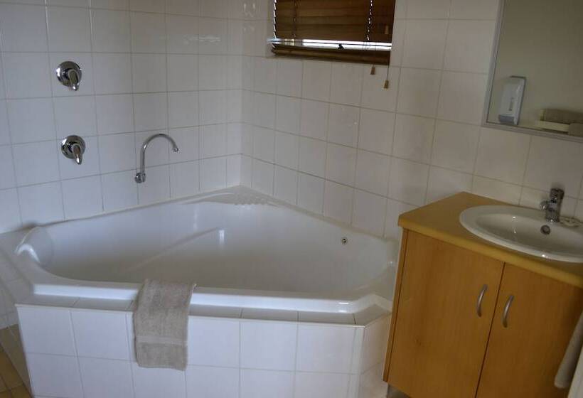 Premium Suite Sea View, Loch Ard Motor Inn