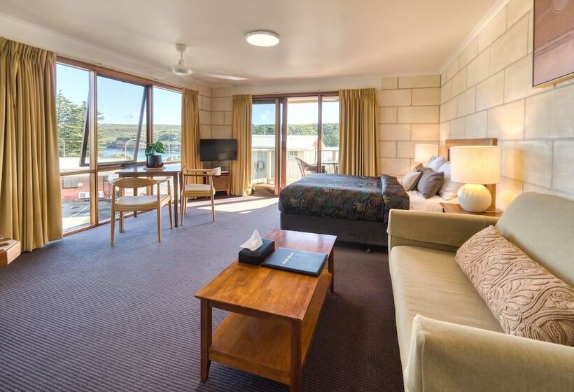 Premium Suite Sea View, Loch Ard Motor Inn