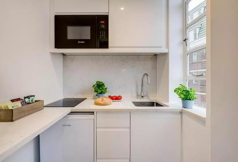 استودیوی سوپریور, Nell Gwynn Chelsea Accommodation