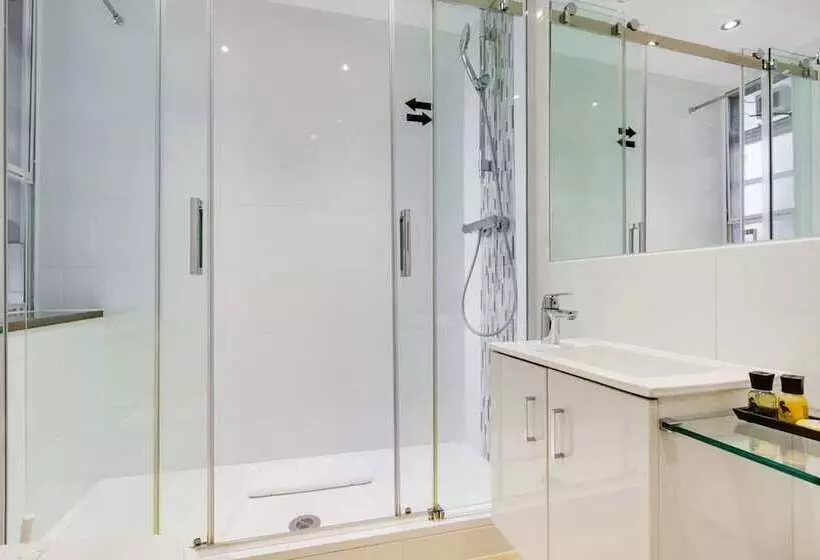 استودیوی سوپریور, Nell Gwynn Chelsea Accommodation
