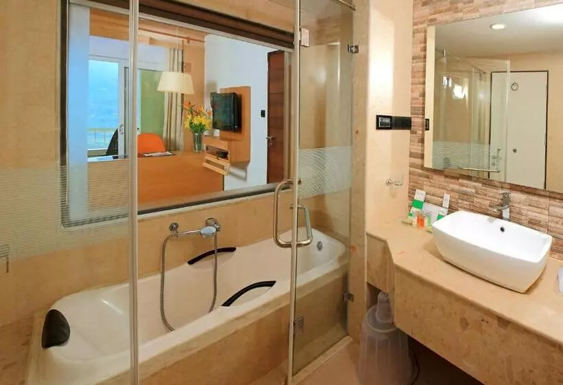 ロイヤルスイート, Devonshire Greens   The Leisure Hotel And Spa