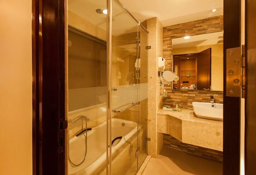 סוויטה מלכותית, Devonshire Greens   The Leisure Hotel And Spa