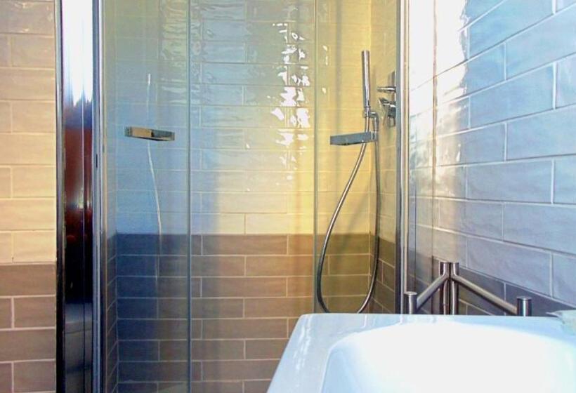 اتاق استاندارد, Emi's Guest House