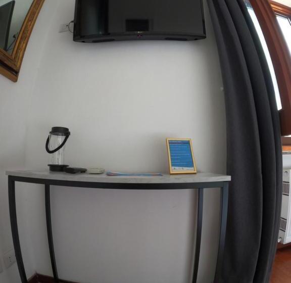 اتاق استاندارد, Emi's Guest House