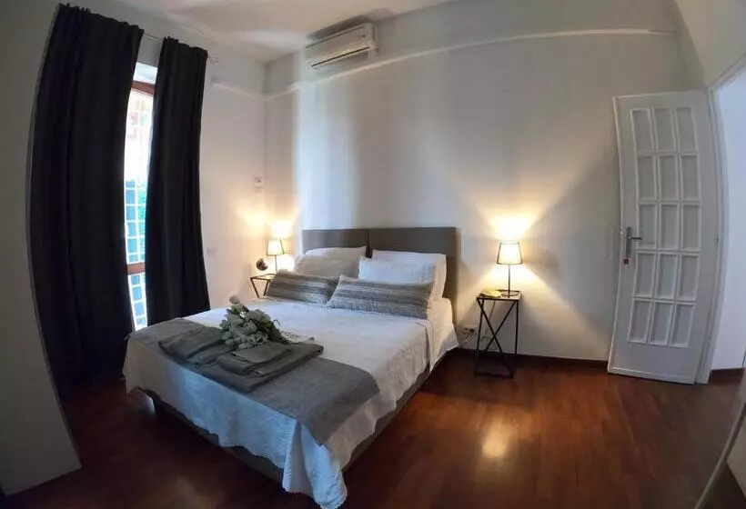 اتاق استاندارد با چشمانداز شهر, Emi's Guest House