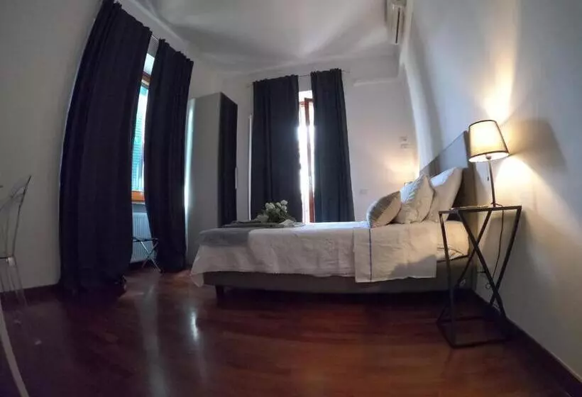 اتاق استاندارد با چشمانداز شهر, Emi's Guest House
