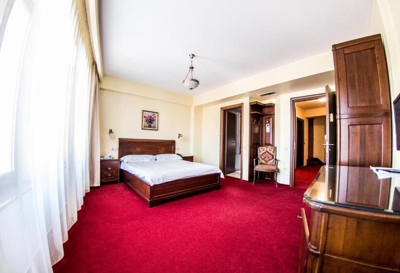 Номер Стандарт Индивидуальный, The Elite Oradea S Legendary