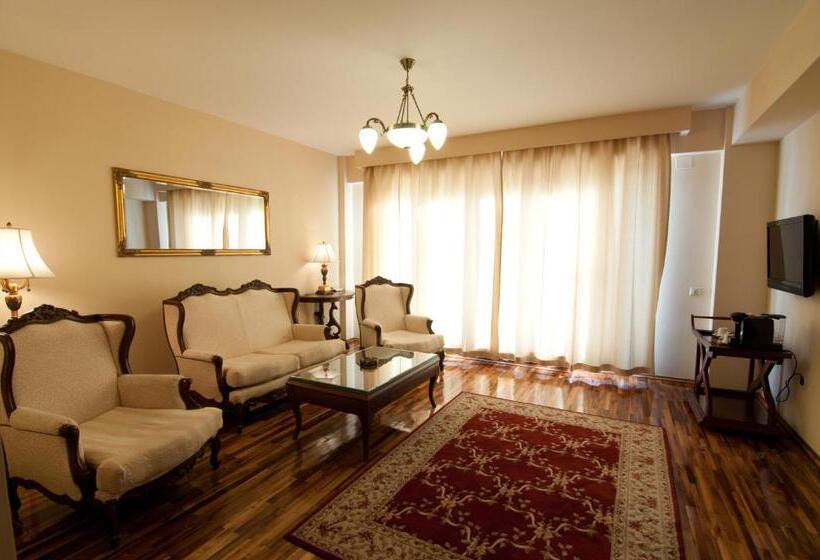 Люкс, The Elite Oradea S Legendary