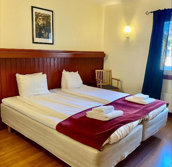 غرفة قياسية ثلاثية, First Camp Moraparken