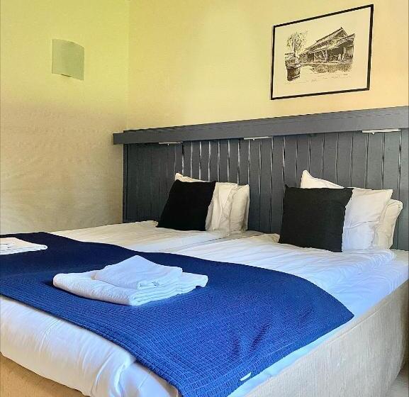 غرفة قياسية ثلاثية, First Camp Moraparken