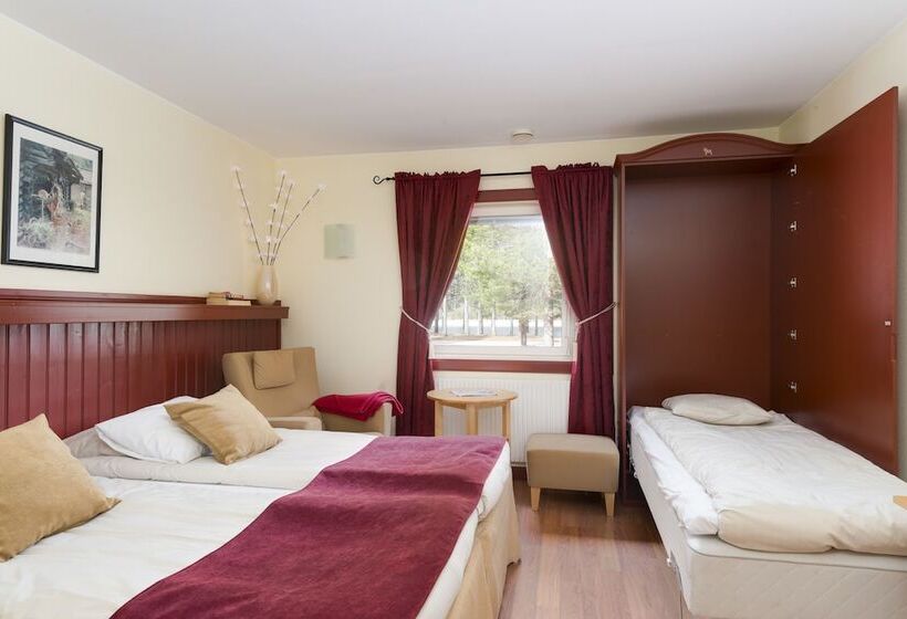 غرفة قياسية ثلاثية, First Camp Moraparken