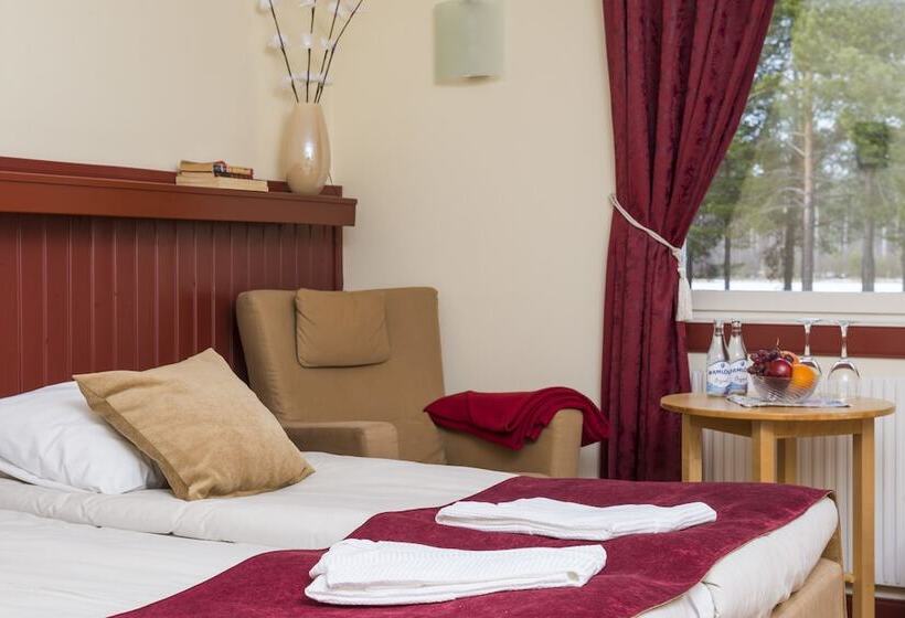 غرفة قياسية ثلاثية, First Camp Moraparken