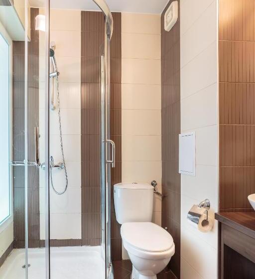 Standard Værelse, Flagman