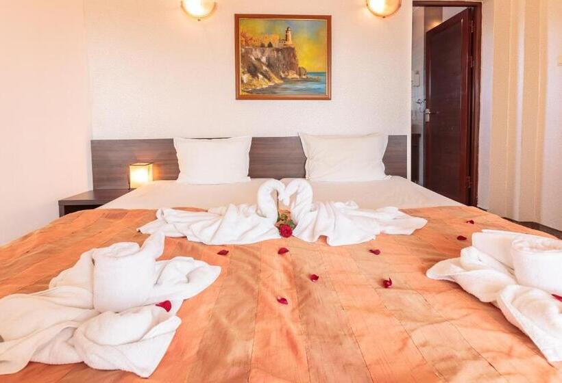 Junior Suite, Flagman