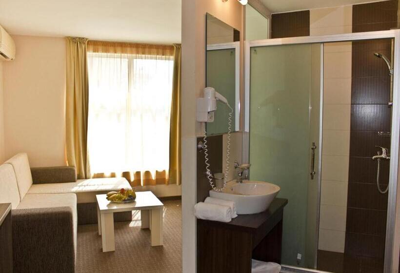 Junior Suite, Flagman