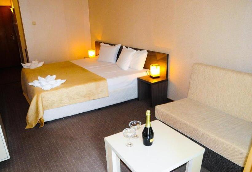 Standard Værelse, Flagman