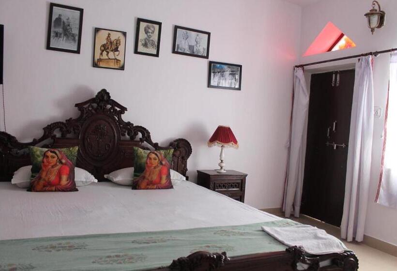 سوئیت با بالکن, Kesar Heritage Boutique Home Stay
