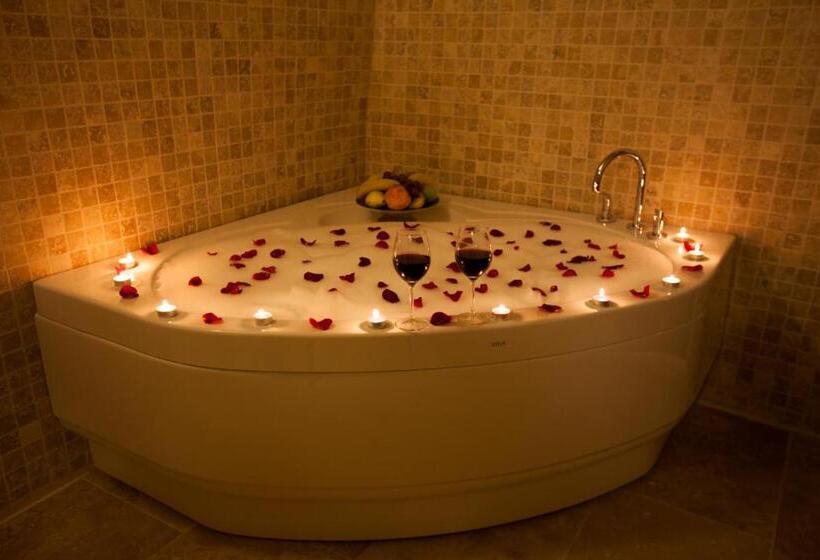 Apartament Rodzinny, Magic Cave House