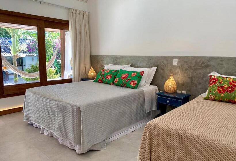 Трехместный Номер Стандарт Вид на Бассейн, Pousada Tartaruga Boutique