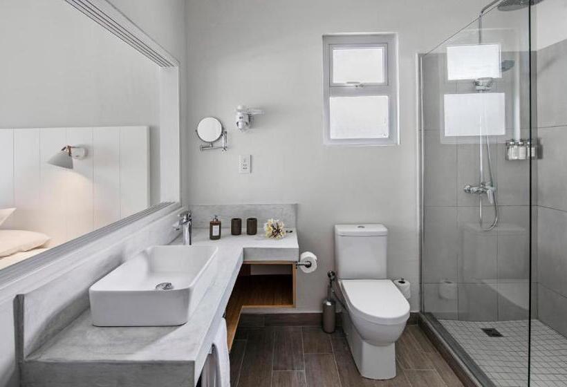 اتاق سوپریور با چشمانداز دریا, The Bay