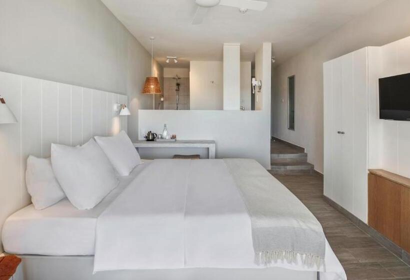 اتاق لوکس با چشمانداز دریا, The Bay