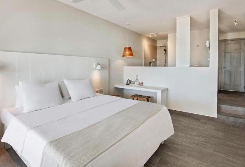 اتاق لوکس با چشمانداز دریا, The Bay