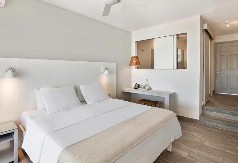 اتاق استاندارد با تراس و چشمانداز دریا, The Bay