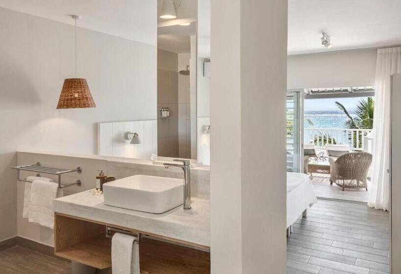 اتاق استاندارد با تراس و چشمانداز دریا, The Bay