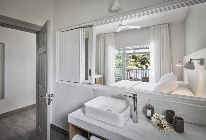 اتاق سوپریور با چشمانداز دریا, The Bay