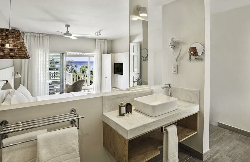 اتاق استاندارد با تراس و چشمانداز دریا, The Bay