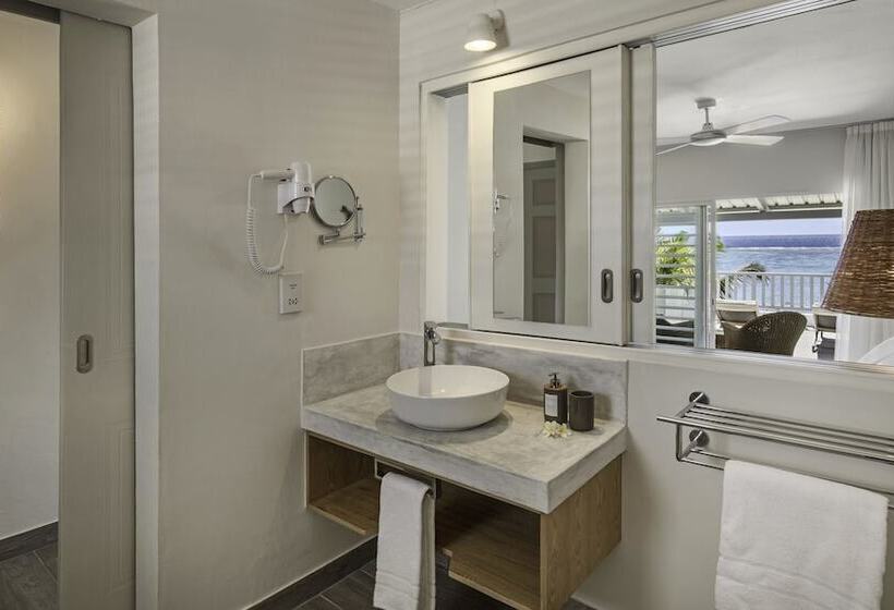 اتاق استاندارد با تراس و چشمانداز دریا, The Bay