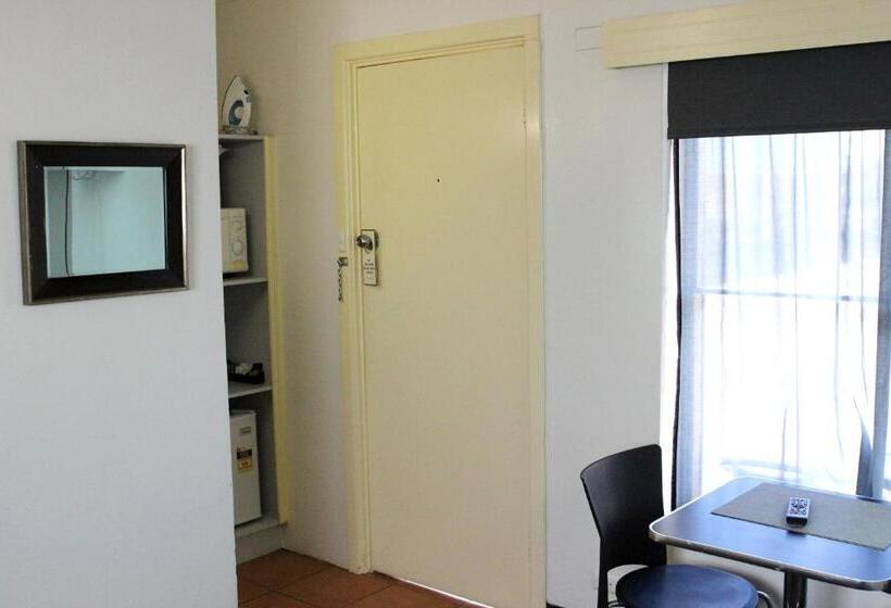 חדר בסיסי, Inverell Motel