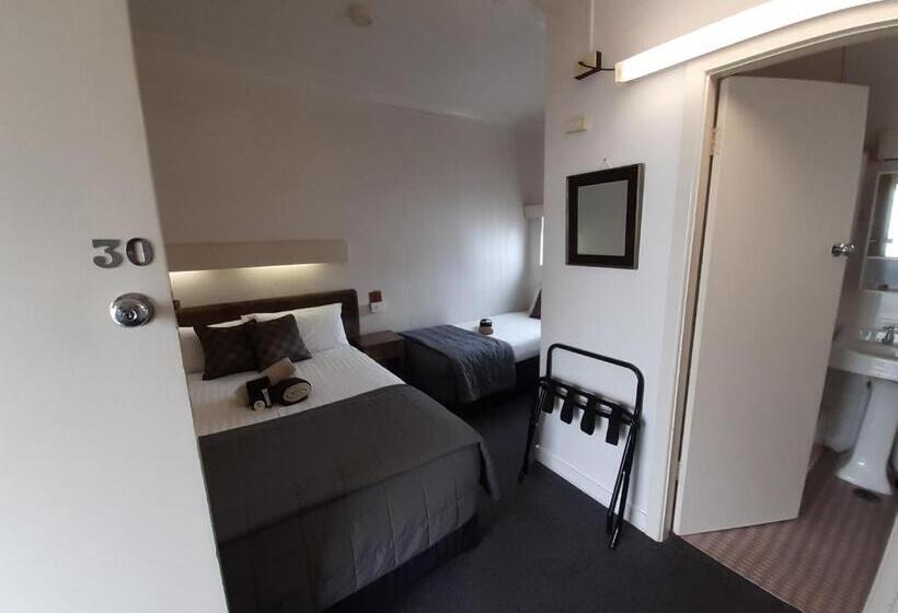 חדר סטנדרט לשלושה, Inverell Motel