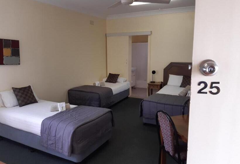 패밀리 룸, Inverell Motel