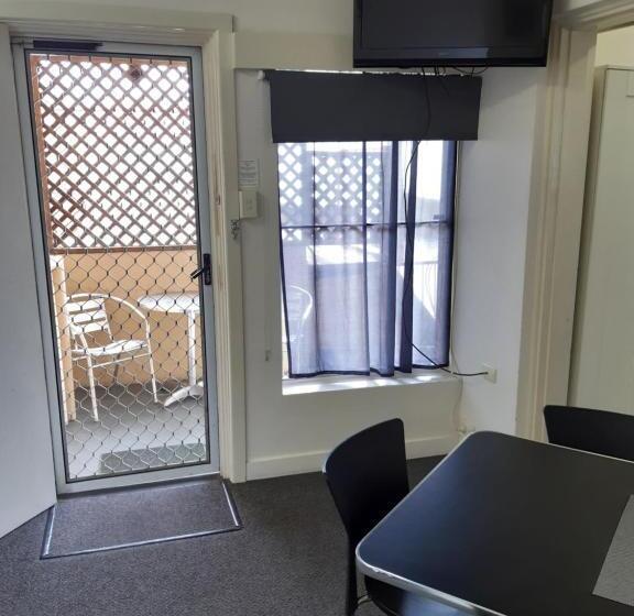חדר משפתחתי סופריור, Inverell Motel