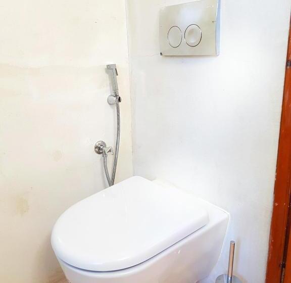 오두막, The Loriet