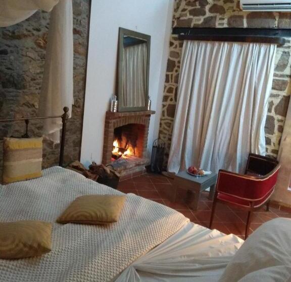 오두막, The Loriet